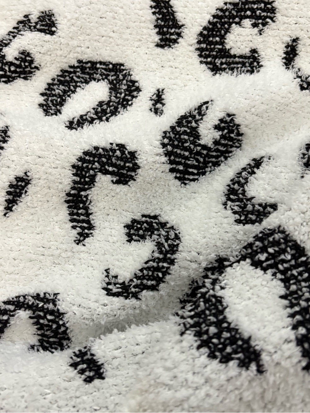 Cozy knit 2 Piece Lounge Wear Set Leopard Print - Picture 4 of 9